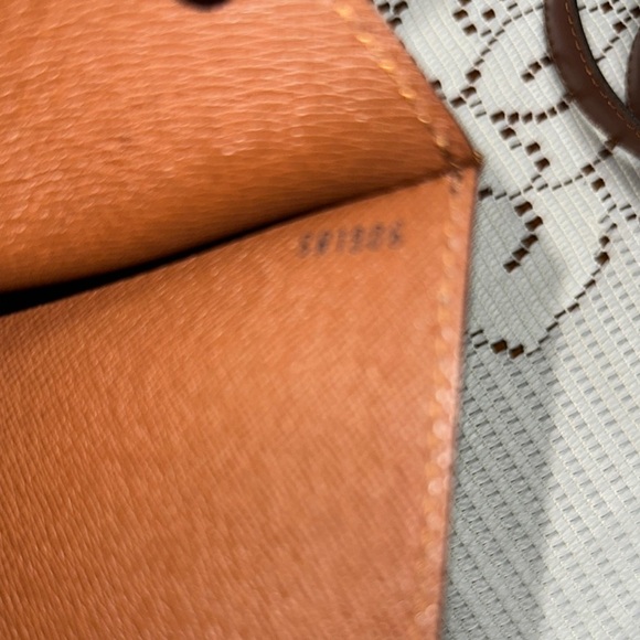 Louis Vuitton Monogram Crossbody Bag - Picture 11 of 12